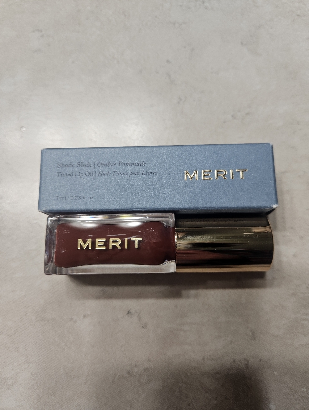 NWT Merit Shade Stick